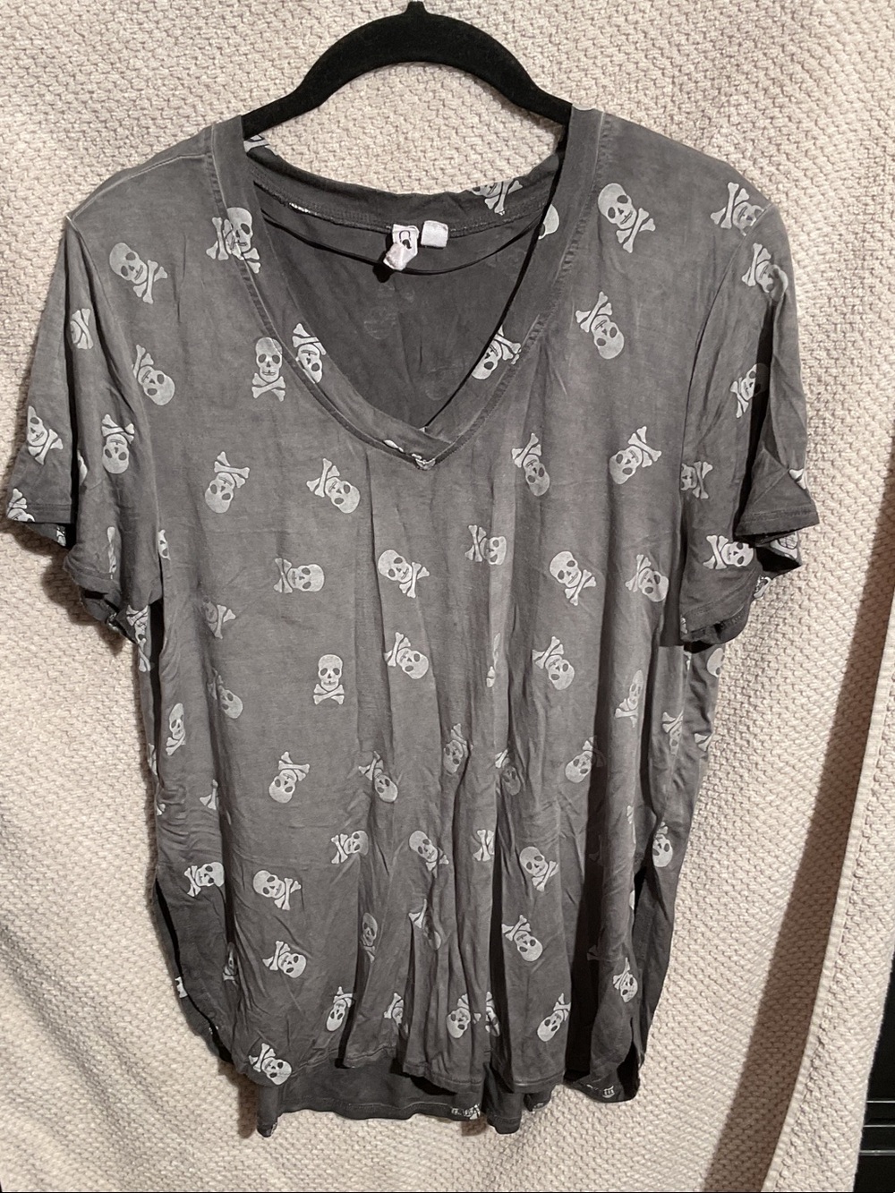 Vintage Skull Print V-Neck Women’s Tee